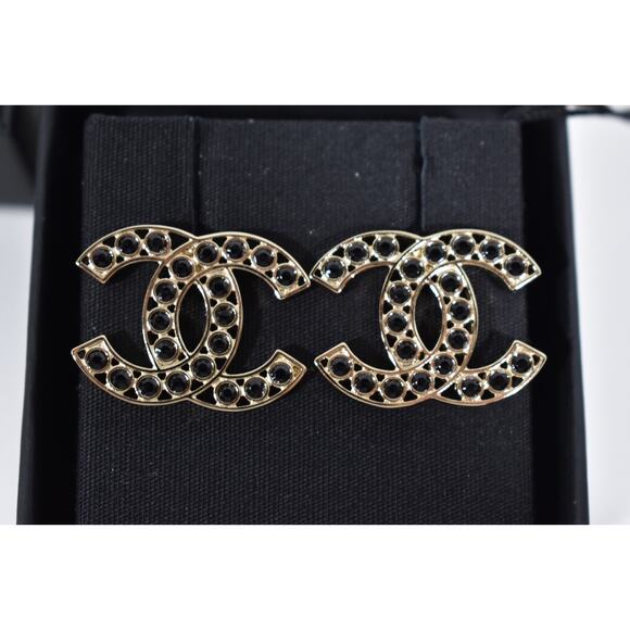 Chanel 23S Gold Black Interlocking CC Logo Classic Drop Statement Stud Earrings - Picture 8 of 12